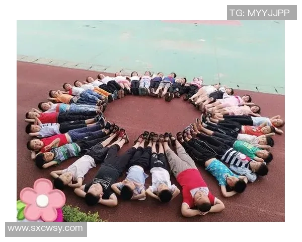 足球明星归乡之旅重温故土情怀与家乡的温暖回忆